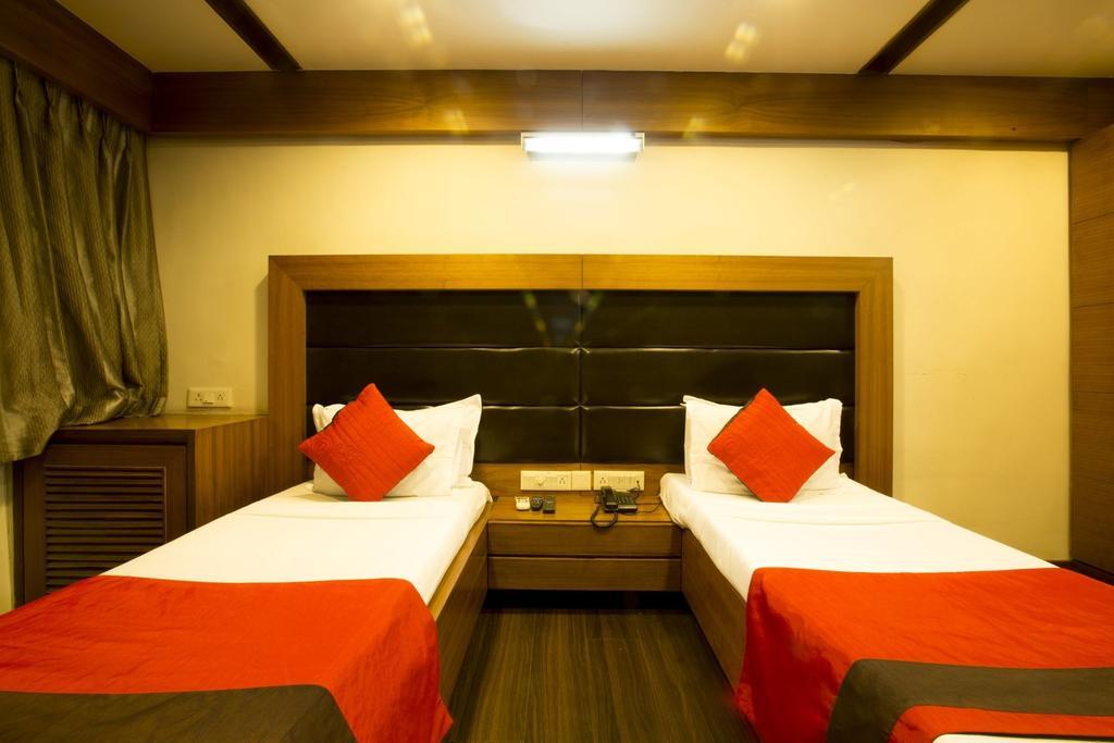Hotel Kanak Comfort Ahmedabad Eksteriør billede